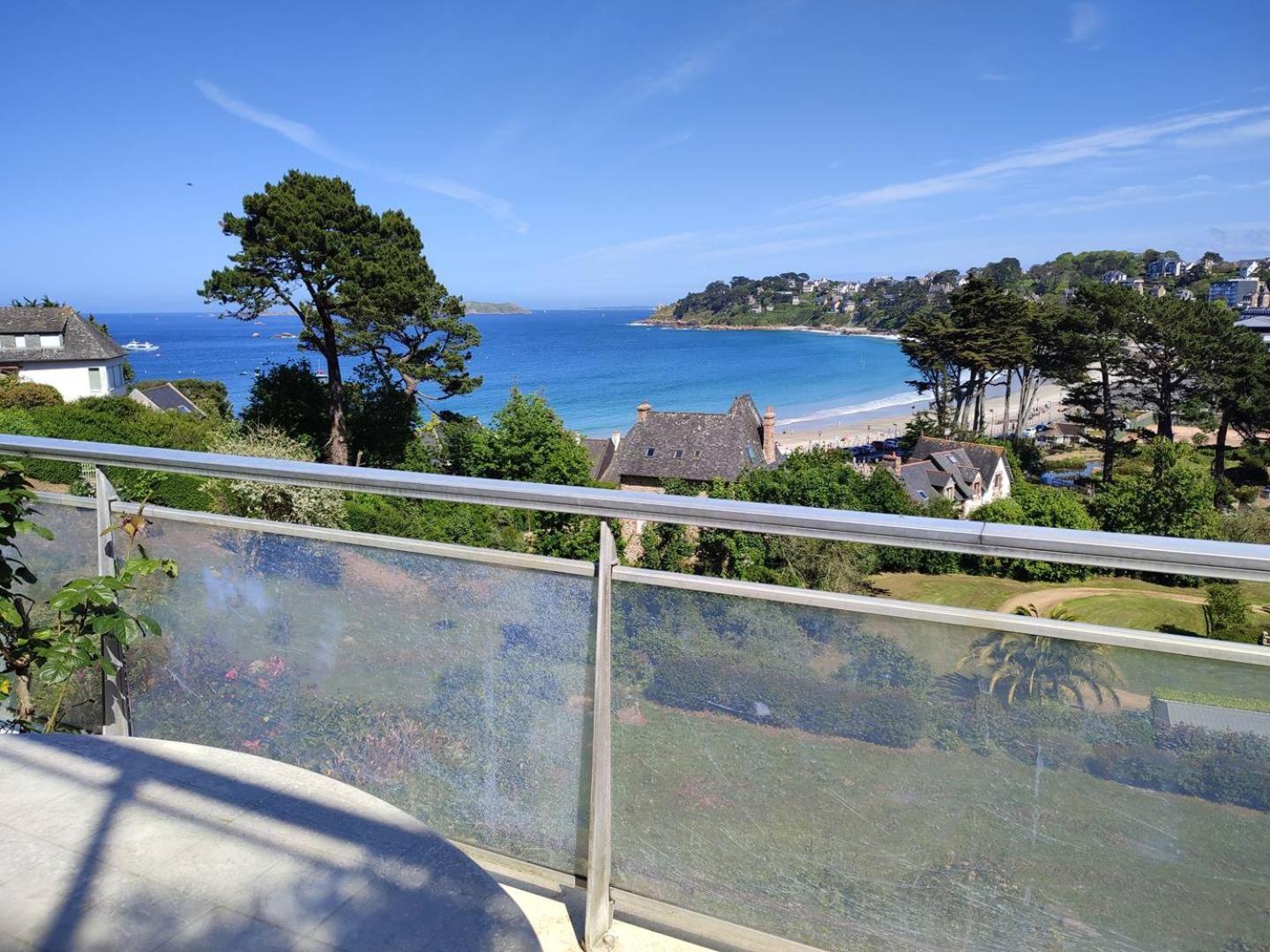 Vue Avec Terrasse A - Ref 906 Appartement *