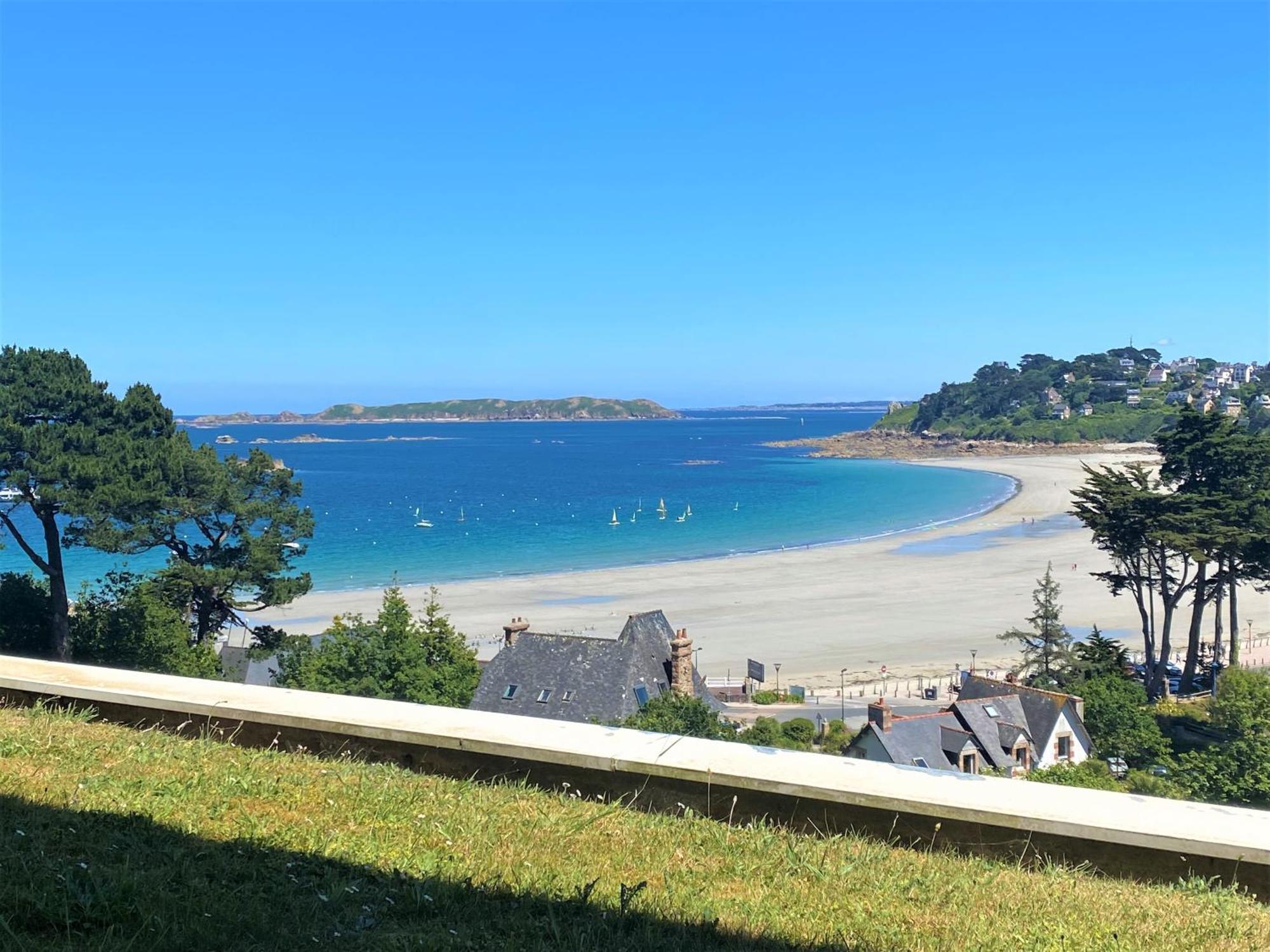 Vue Avec Terrasse A - Ref 906